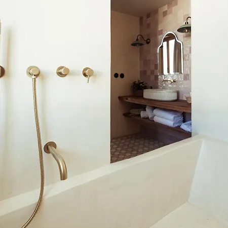 Hotel Nomad & 5*