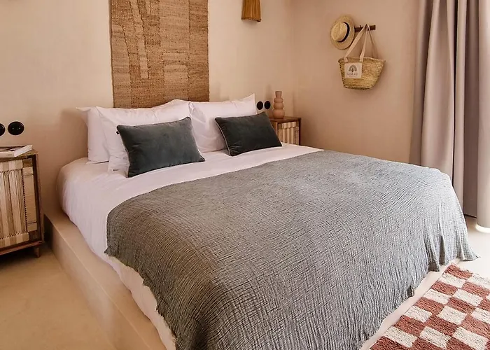 Hotel Nomad &