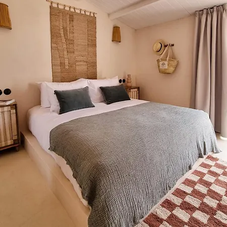 Hotel Nomad &
