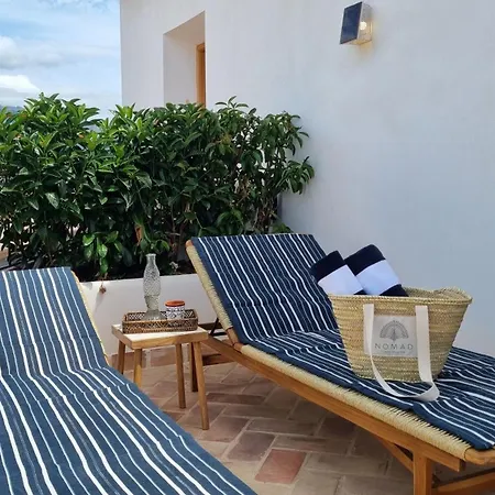 Hotel Nomad &