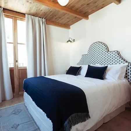Nomad & Hotel