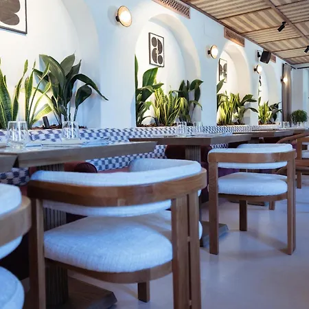 Nomad & Hotel 5*