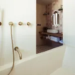 Hotel Nomad & 5*