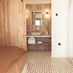 فندق Nomad & 5*