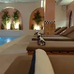 Nomad & فندق ألتيا