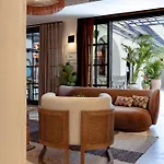 Nomad & Hotel 5*