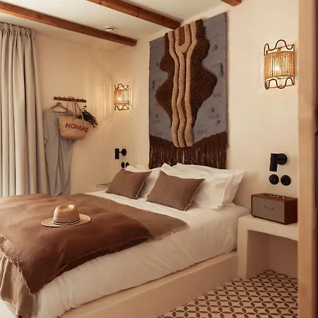 Hotel Nomad &