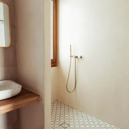 Hotel Nomad &