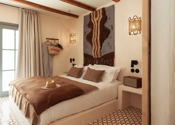 Hotel Nomad &